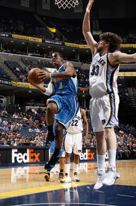 还在防守端 还在防守端