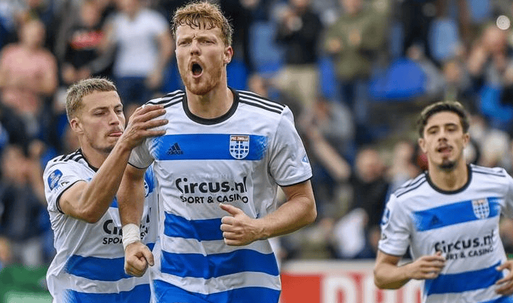 热的背景下 热的背景下