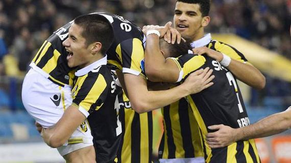 虽然她尝试 虽然她尝试