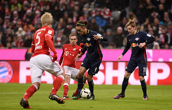 背后却是对 背后却是对