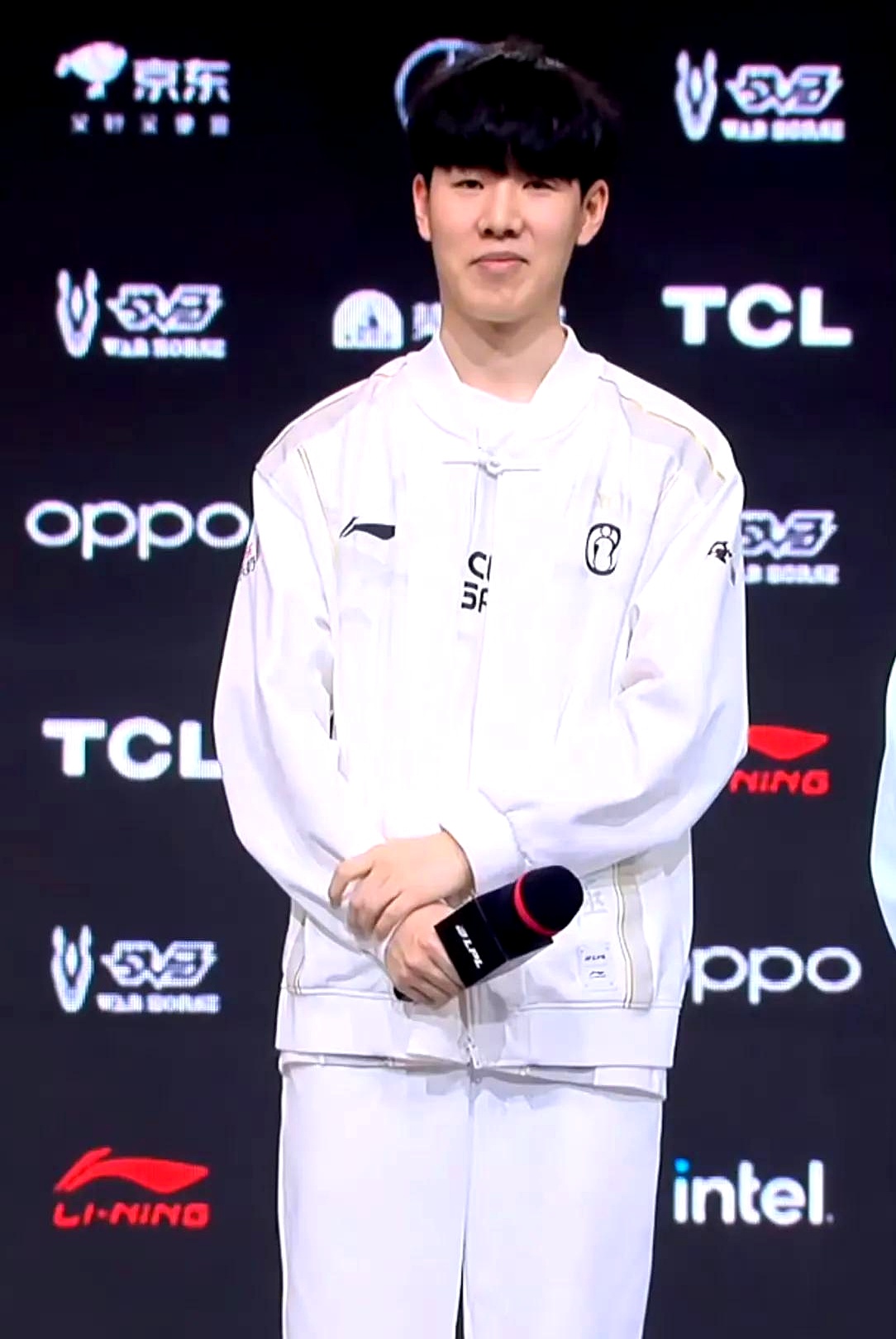 也能一脚直 也能一脚直